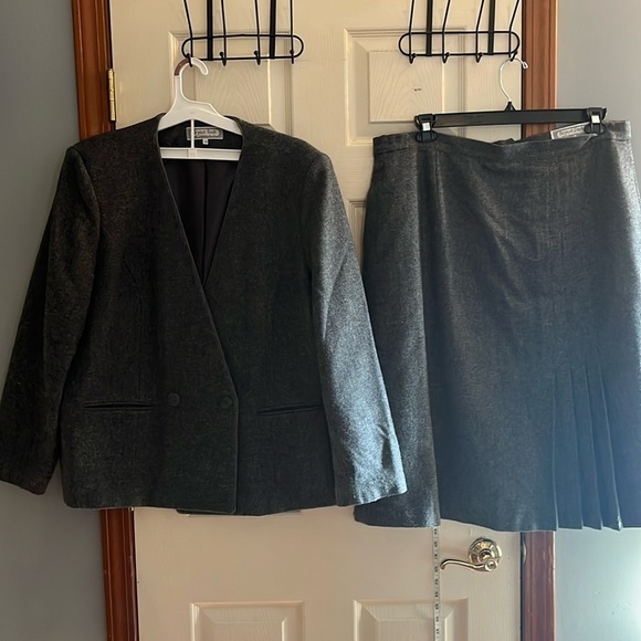 VTG-Bryant Park- 22/24-wool blend blazer/jacket& midi length matching wool skirt - Picture 1 of 15